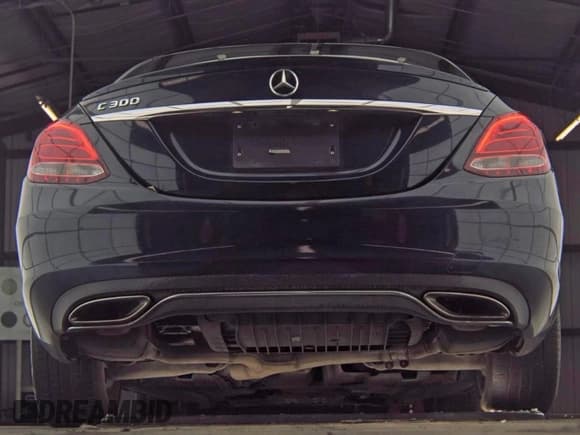 ✅ 2018 Mercedes-Benz C 300 • VIN: 55SWF4JB5JU246186 • Лот: 94917575. Опубликован ранее на Copart с пробегом 214 142 миль. Бесплатный доступ к архиву аукционных продаж из США и подробный отчёт об истории автомобиля на DreamBid. Изображение 14.