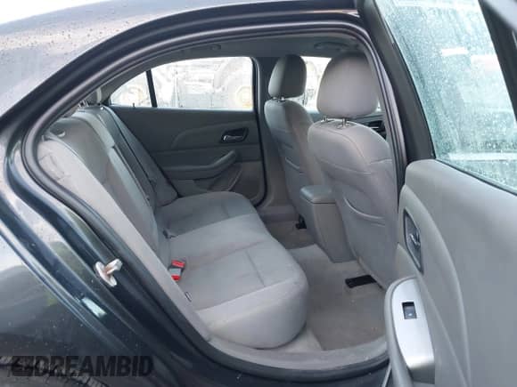 2014 Chevrolet Malibu LS z VIN 1G11A5SL7EF213319, wystawiony jako IAAI lot #42877981 z przebiegiem 195 602 mil mil oraz . Historia ofert i sprzedaży dostępna na DreamBid. Obrazek 8.