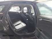 ✅ 2016 Ford Fusion SE Hybrid • VIN: 3FA6P0LU3GR127202 • Lot: 43061240. Wystawiony na IAAI z przebiegiem 196 916 mil. Bezpłatny archiwum sprzedaży aukcyjnych z USA i szczegółowy raport historii pojazdu na DreamBid. Zdjęcie 8.