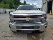 ✅ 2015 Chevrolet Silverado 2500HD LT • VIN: 1GC1KVEG8FF161042 • Lot: 52849325. Wystawiony na Copart z przebiegiem Nie podano. Bezpłatny archiwum sprzedaży aukcyjnych z USA i szczegółowy raport historii pojazdu na DreamBid. Zdjęcie 5.