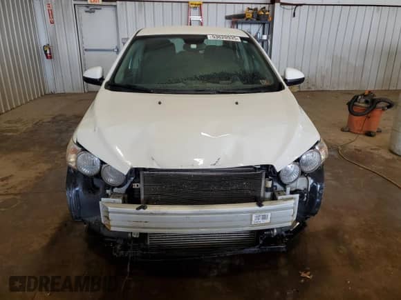 2012 Chevrolet Sonic LT z VIN 1G1JC5SBXC4223224, wystawiony jako Copart lot #53620935 z przebiegiem 146 032 mil mil oraz Szkoda całkowita • Salvage title. Historia ofert i sprzedaży dostępna na DreamBid. Obrazek 5.