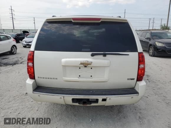 ✅ 2011 Chevrolet Suburban LTZ • VIN: 1GNSCKE0XBR275319 • Lot: 63765554. Wystawiony na Copart z przebiegiem 215 494 mil. Bezpłatny archiwum sprzedaży aukcyjnych z USA i szczegółowy raport historii pojazdu na DreamBid. Zdjęcie 6.