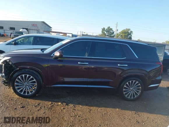 ✅ 2023 Hyundai Palisade Calligraphy • VIN: KM8R74GEXPU642705 • Lot: 43240972. Wystawiony na IAAI z przebiegiem 50 509 mil mil. Skorzystaj z bezpłatnego archiwum sprzedaży aukcyjnych z USA i zobacz szczegółowy raport historii pojazdu na DreamBid. Zdjęcie 14.
