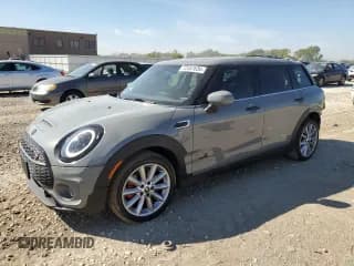✅ 2023 MINI Clubman Cooper S • VIN: WMWXJ1C06P2T01297 • Lot: 72551634. Wystawiony na Copart z przebiegiem 13 076 mil. Bezpłatny archiwum sprzedaży aukcyjnych z USA i szczegółowy raport historii pojazdu na DreamBid. Zdjęcie 1.