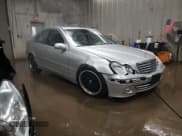 ✅ 2005 Mercedes-Benz C 240 • VIN: WDBRF81J65F678895 • Lot: 48112075. Wystawiony na Copart z przebiegiem 71 060 mil. Bezpłatny archiwum sprzedaży aukcyjnych z USA i szczegółowy raport historii pojazdu na DreamBid. Zdjęcie 4.