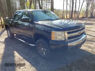 ✅ 2011 Chevrolet Silverado 1500 LT • VIN: 3GCPKSEA9BG131951 • Lot: 41510465. Wystawiony na IAAI z przebiegiem 115 645 mil. Bezpłatny archiwum sprzedaży aukcyjnych z USA i szczegółowy raport historii pojazdu na DreamBid. Zdjęcie 1.