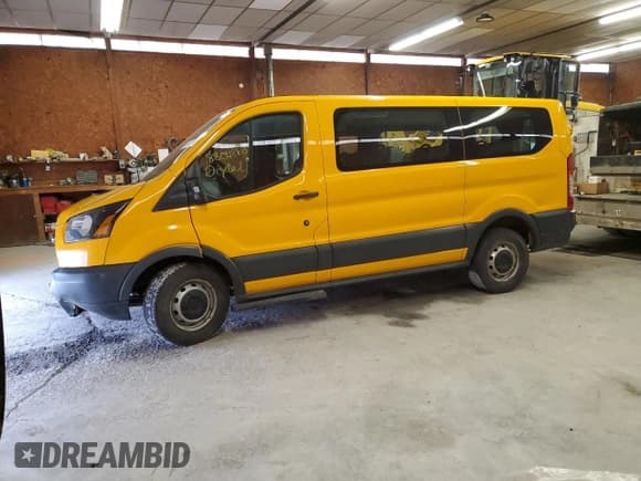 ✅ 2017 Ford Transit • VIN: 1FTYE1ZM2HKB22424 • Lot: 88042835. Wystawiony na Copart z przebiegiem 136 524 mil. Bezpłatny archiwum sprzedaży aukcyjnych z USA i szczegółowy raport historii pojazdu na DreamBid. Zdjęcie 1.
