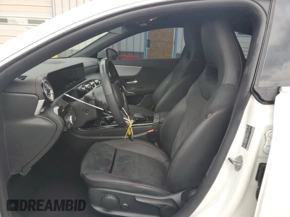 ✅ 2022 Mercedes-Benz CLA 250 • VIN: W1K5J4HB6NN320858 • Лот: 85673645. Опубликован ранее на Copart с пробегом 28 299 миль. Бесплатный доступ к архиву аукционных продаж из США и подробный отчёт об истории автомобиля на DreamBid. Изображение 7.