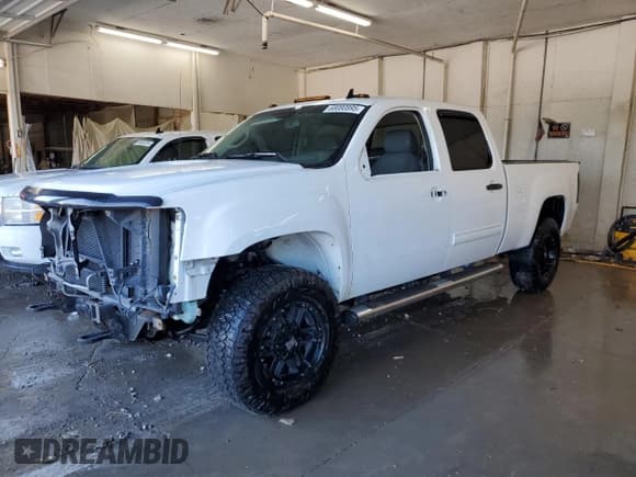 ✅ 2008 GMC Sierra 2500HD SLT • VIN: 1GTHK23648F122040 • Lot: 68080895. Listed on Copart with 150,002 mi. Free auction sales archive from the USA and detailed vehicle history report at DreamBid. Image 1.