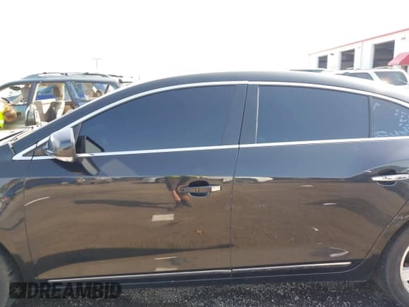 ✅ 2011 Buick LaCrosse CXL • VIN: 1G4GD5GDXBF135409 • Lot: 43216053. Wystawiony na IAAI z przebiegiem 159 598 mil. Bezpłatny archiwum sprzedaży aukcyjnych z USA i szczegółowy raport historii pojazdu na DreamBid. Zdjęcie 14.