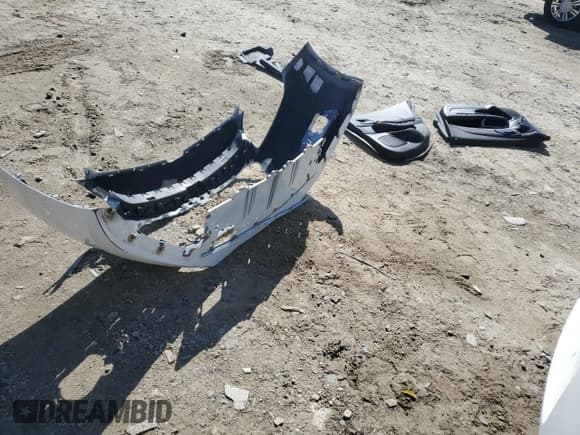 ✅ 2015 Chevrolet Malibu LT • VIN: 1G11C5SLXFF103912 • Lot: 84558535. Listed on Copart with 112,483 mi. Free auction sales archive from the USA and detailed vehicle history report at DreamBid. Image 13.