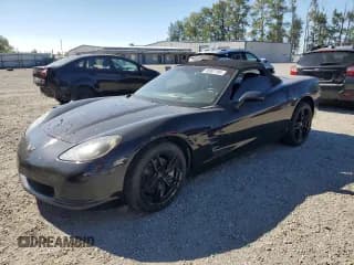 ✅ 2008 Chevrolet Corvette • VIN: 1G1YY36W185126593 • Lot: 66907195. Wystawiony na Copart z przebiegiem Nie podano. Bezpłatny archiwum sprzedaży aukcyjnych z USA i szczegółowy raport historii pojazdu na DreamBid. Zdjęcie 1.