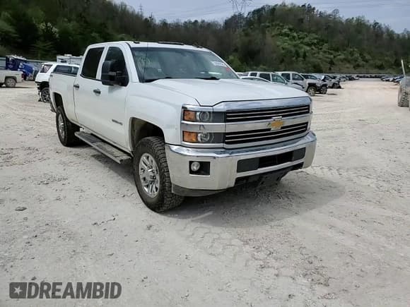 ✅ 2015 Chevrolet Silverado 2500HD LT • VIN: 1GC1KVEG8FF161042 • Lot: 52849325. Wystawiony na Copart z przebiegiem Nie podano. Bezpłatny archiwum sprzedaży aukcyjnych z USA i szczegółowy raport historii pojazdu na DreamBid. Zdjęcie 10.