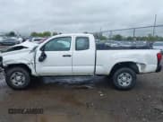 ✅ 2018 Toyota Tacoma SR • VIN: 5TFRX5GN1JX113093 • Lot: 43399121. Wystawiony na IAAI z przebiegiem 158 006 mil. Bezpłatny archiwum sprzedaży aukcyjnych z USA i szczegółowy raport historii pojazdu na DreamBid. Zdjęcie 15.