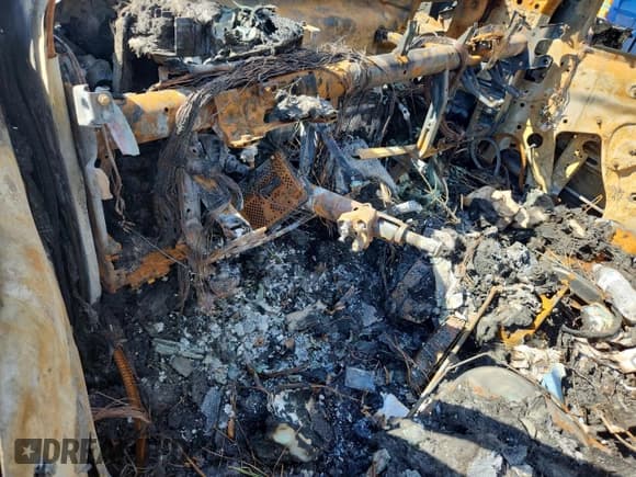 ✅ 2022 Chevrolet Silverado 2500HD High Country • VIN: 1GC4YREY4NF234854 • Лот: 69729215. Опубликован ранее на Copart с пробегом Не указан. Бесплатный доступ к архиву аукционных продаж из США и подробный отчёт об истории автомобиля на DreamBid. Изображение 8.