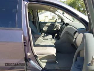 ✅ 2014 Chevrolet Traverse LS • VIN: 1GNKVFKD2EJ213392 • Lot: 43156876. Wystawiony na IAAI z przebiegiem 106 567 mil. Bezpłatny archiwum sprzedaży aukcyjnych z USA i szczegółowy raport historii pojazdu na DreamBid. Zdjęcie 5.