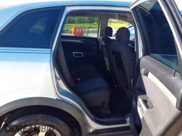 ✅ 2012 Chevrolet Captiva Sport LS • VIN: 3GNAL2EK0CS570909 • Lot: 42173042. Wystawiony na IAAI z przebiegiem 185 044 mil. Bezpłatny archiwum sprzedaży aukcyjnych z USA i szczegółowy raport historii pojazdu na DreamBid. Zdjęcie 8.