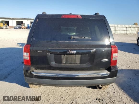 ✅ 2016 Jeep Patriot Latitude • VIN: 1C4NJPFA6GD575556 • Лот: 91707105. Опубликован ранее на Copart с пробегом 84 263 миль. Бесплатный доступ к архиву аукционных продаж из США и подробный отчёт об истории автомобиля на DreamBid. Изображение 6.