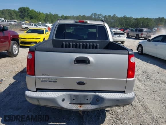 ✅ 2004 Ford Explorer Sport Trac XLS • VIN: 1FMZU67K34UA66302 • Lot: 42203931. Wystawiony na IAAI z przebiegiem 221 245 mil. Bezpłatny archiwum sprzedaży aukcyjnych z USA i szczegółowy raport historii pojazdu na DreamBid. Zdjęcie 16.