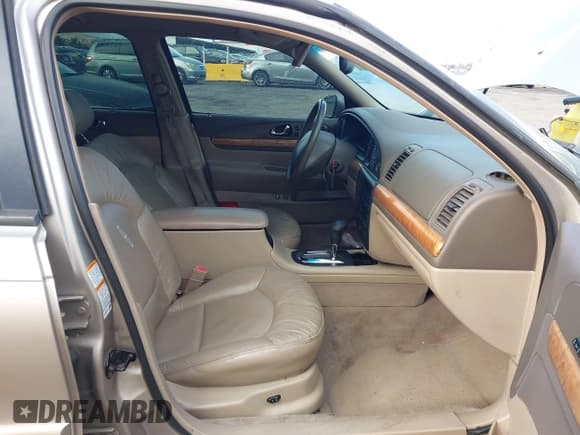 ✅ 2001 Lincoln Continental • VIN: 1LNHM97V31Y736149 • Lot: 43634063. Listed on IAAI with 139,346 mi. Free auction sales archive from the USA and detailed vehicle history report at DreamBid. Image 5.