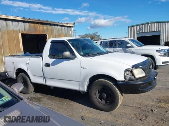 ✅ 1998 Ford F-150 • VIN: 1FTZF1720WNB95970 • Lot: 43591109. Wystawiony na IAAI z przebiegiem 190 321 mil. Bezpłatny archiwum sprzedaży aukcyjnych z USA i szczegółowy raport historii pojazdu na DreamBid. Zdjęcie 13.