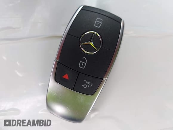 ✅ 2019 Mercedes-Benz C 300 • VIN: 55SWF8EBXKU306059 • Lot: 42760067. Wystawiony na IAAI z przebiegiem 21 034 mil. Bezpłatny archiwum sprzedaży aukcyjnych z USA i szczegółowy raport historii pojazdu na DreamBid. Zdjęcie 11.