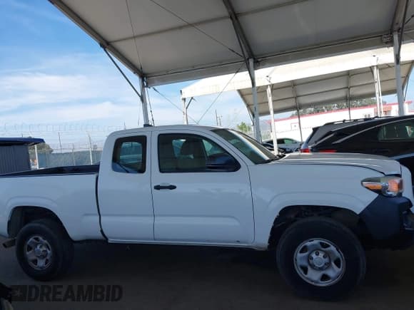 ✅ 2017 Toyota Tacoma SR • VIN: 5TFRX5GN6HX074642 • Лот: 42345316. Опубликован ранее на IAAI с пробегом 78 652 миль. Бесплатный доступ к архиву аукционных продаж из США и подробный отчёт об истории автомобиля на DreamBid. Изображение 13.