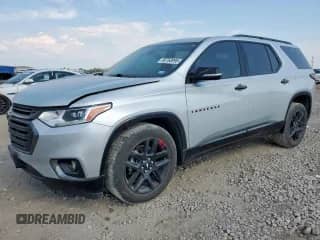 2020 Chevrolet Traverse Premier z VIN 1GNERKKW5LJ114753, wystawiony jako Copart lot #80750995 z przebiegiem 82 713 mil mil oraz Szkoda całkowita • Salvage title. Historia ofert i sprzedaży dostępna na DreamBid. Obrazek 1.