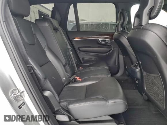 ✅ 2016 Volvo XC90 T6 Momentum • VIN: YV4A22PK9G1033372 • Лот: 94756235. Опубликован ранее на Copart с пробегом 99 814 миль. Бесплатный доступ к архиву аукционных продаж из США и подробный отчёт об истории автомобиля на DreamBid. Изображение 11.