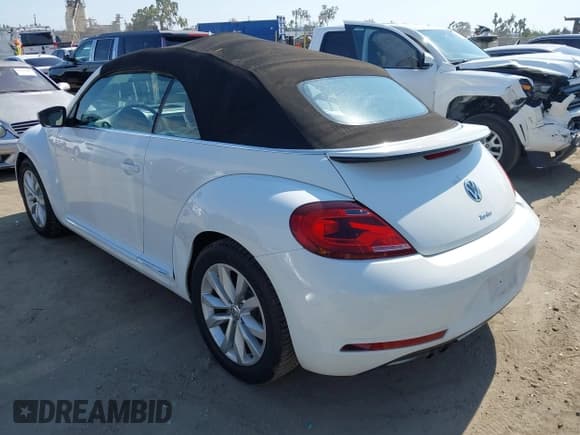 ✅ 2017 Volkswagen Beetle S • VIN: 3VW517AT5HM822139 • Лот: 42778864. Опубликован ранее на IAAI с пробегом 62 923 миль. Бесплатный доступ к архиву аукционных продаж из США и подробный отчёт об истории автомобиля на DreamBid. Изображение 3.