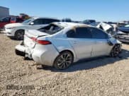 ✅ 2022 Toyota Corolla SE • VIN: 5YFS4MCE0NP121927 • Lot: 90473875. Wystawiony na Copart z przebiegiem Nie podano. Bezpłatny archiwum sprzedaży aukcyjnych z USA i szczegółowy raport historii pojazdu na DreamBid. Zdjęcie 3.