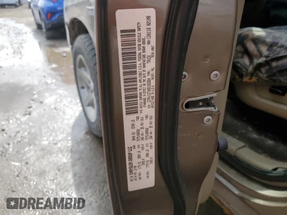 ✅ 2010 Dodge 1500 TRX • VIN: 1D7RV1GTXAS163264 • Lot: 50192525. Wystawiony na Copart z przebiegiem 283 740 mil. Bezpłatny archiwum sprzedaży aukcyjnych z USA i szczegółowy raport historii pojazdu na DreamBid. Zdjęcie 12.