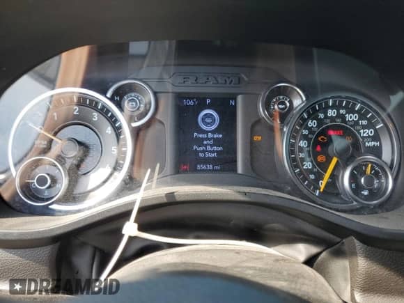 2022 Ram 1500 Big Horn z VIN 1C6RREBT2NN382728, wystawiony jako Copart lot #51370985 z przebiegiem 85 638 mil mil oraz Szkoda całkowita • Salvage title. Historia ofert i sprzedaży dostępna na DreamBid. Obrazek 9.