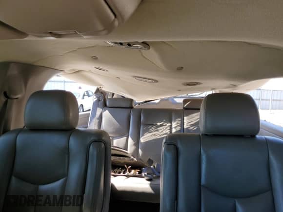 2004 Chevrolet Suburban LT с VIN 3GNEC16Z54G337281, выставлен на аукционе Copart как лот 77038124 с пробегом 188 798 миль миль и Списание • Salvage title. История ставок и продаж доступна на DreamBid. Изображение 10.