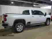 2020 Chevrolet Silverado 2500HD LTZ z VIN 1GC4YPEY5LF172009, wystawiony jako Copart lot #70006585 z przebiegiem 180 140 mil mil oraz Szkoda całkowita • Salvage title. Historia ofert i sprzedaży dostępna na DreamBid. Obrazek 3.