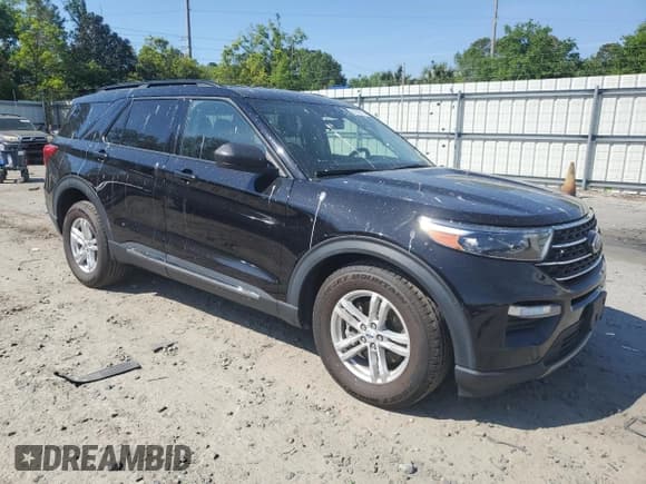 ✅ 2022 Ford Explorer XLT • VIN: 1FMSK7DH9NGC12577 • Lot: 52763775. Wystawiony na Copart z przebiegiem 55 916 mil. Bezpłatny archiwum sprzedaży aukcyjnych z USA i szczegółowy raport historii pojazdu na DreamBid. Zdjęcie 4.