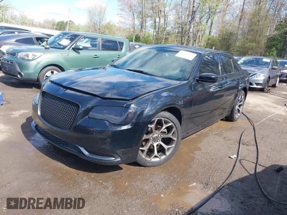 ✅ 2016 Chrysler 300 S • VIN: 2C3CCABGXGH238517 • Lot: 41892657. Wystawiony na IAAI z przebiegiem 83 791 mil. Bezpłatny archiwum sprzedaży aukcyjnych z USA i szczegółowy raport historii pojazdu na DreamBid. Zdjęcie 17.