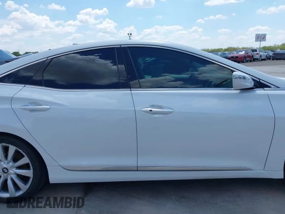 ✅ 2014 Hyundai Azera Limited • VIN: KMHFH4JG1EA379285 • Lot: 42897559. Listed on IAAI with 66,862 mi. Free auction sales archive from the USA and detailed vehicle history report at DreamBid. Image 13.