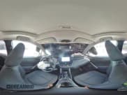 ✅ 2024 Toyota Corolla Cross LE • VIN: 7MUBAAAG9RV110858 • Лот: 54520675. Опубликован ранее на Copart с пробегом 5 727 миль. Бесплатный доступ к архиву аукционных продаж из США и подробный отчёт об истории автомобиля на DreamBid. Изображение 15.