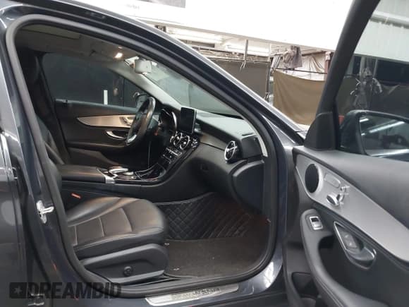 ✅ 2016 Mercedes-Benz C 300 • VIN: 55SWF4JB2GU100904 • Lot: 43186846. Listed on IAAI with 121,789 mi. Free auction sales archive from the USA and detailed vehicle history report at DreamBid. Image 5.