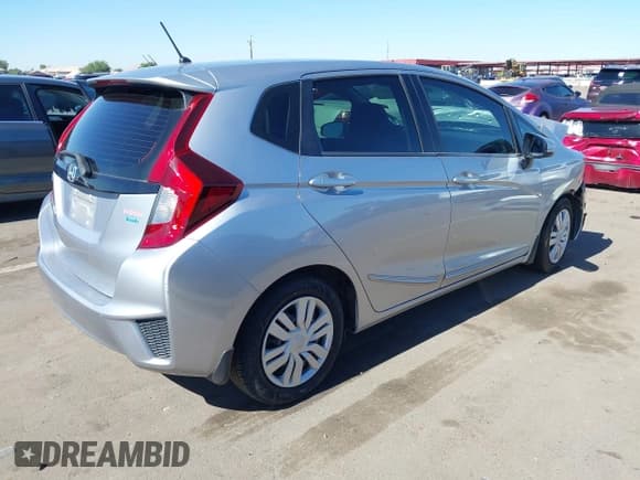 ✅ 2017 Honda Fit LX • VIN: JHMGK5H56HS001402 • Lot: 43479939. Wystawiony na IAAI z przebiegiem 37 112 mil. Bezpłatny archiwum sprzedaży aukcyjnych z USA i szczegółowy raport historii pojazdu na DreamBid. Zdjęcie 4.