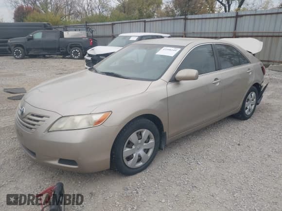 ✅ 2007 Toyota Camry LE • VIN: JTNBE46KX73074587 • Lot: 43590249. Wystawiony na IAAI z przebiegiem 247 924 mil. Bezpłatny archiwum sprzedaży aukcyjnych z USA i szczegółowy raport historii pojazdu na DreamBid. Zdjęcie 2.