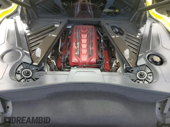 ✅ 2022 Chevrolet Corvette 3LT • VIN: 1G1YC2D4XN5100788 • Lot: 56318755. Wystawiony na Copart z przebiegiem 16 254 mil. Bezpłatny archiwum sprzedaży aukcyjnych z USA i szczegółowy raport historii pojazdu na DreamBid. Zdjęcie 11.