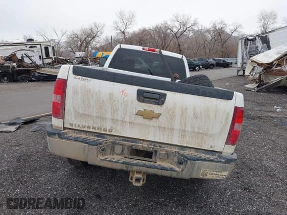 ✅ 2008 Chevrolet Silverado 2500HD 1LT • VIN: 1GCHK29K98E154928 • Lot: 41439766. Wystawiony na IAAI z przebiegiem Nie podano. Bezpłatny archiwum sprzedaży aukcyjnych z USA i szczegółowy raport historii pojazdu na DreamBid. Zdjęcie 16.