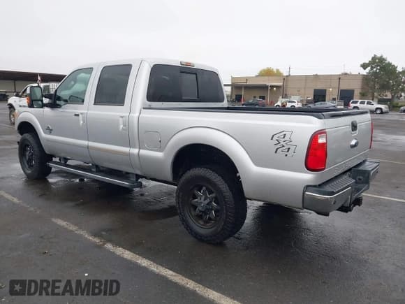 ✅ 2015 Ford F-250 Lariat • VIN: 1FT7W2BT5FEB94911 • Lot: 43881882. Listed on IAAI with 196,745 mi. Free auction sales archive from the USA and detailed vehicle history report at DreamBid. Image 3.