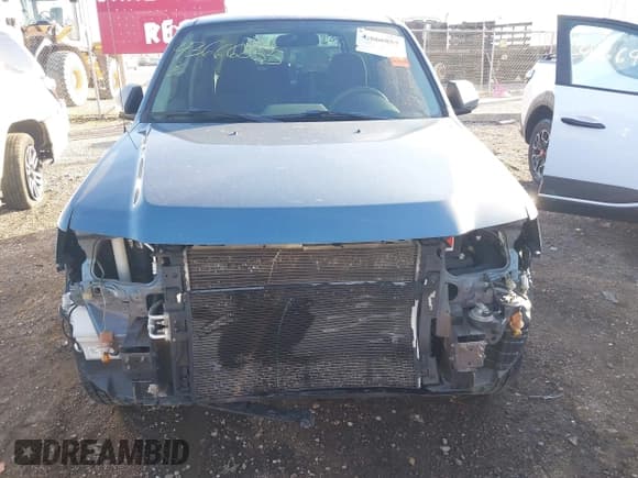 ✅ 2011 Ford Escape XLS • VIN: 1FMCU0C76BKC53742 • Лот: 43666855. Опубликован ранее на IAAI с пробегом 118 118 миль. Бесплатный доступ к архиву аукционных продаж из США и подробный отчёт об истории автомобиля на DreamBid. Изображение 6.