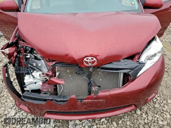 ✅ 2013 Toyota Sienna LE • VIN: 5TDKK3DC7DS401301 • Lot: 94096955. Listed on Copart with 167,496 mi. Free auction sales archive from the USA and detailed vehicle history report at DreamBid. Image 12.