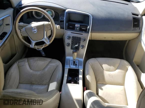 ✅ 2011 Volvo XC60 3.2L • VIN: YV4940DZ0B2210638 • Lot: 89534315. Wystawiony na Copart z przebiegiem 204 004 mil. Bezpłatny archiwum sprzedaży aukcyjnych z USA i szczegółowy raport historii pojazdu na DreamBid. Zdjęcie 8.