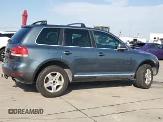 ✅ 2005 Volkswagen Touareg 4.2L V8 • VIN: WVGZM77L55D061960 • Lot: 75717614. Wystawiony na Copart z przebiegiem 188 101 mil. Bezpłatny archiwum sprzedaży aukcyjnych z USA i szczegółowy raport historii pojazdu na DreamBid. Zdjęcie 3.