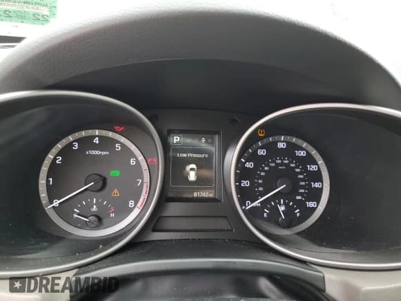 ✅ 2018 Hyundai Santa Fe 2.4L • VIN: 5NMZTDLB3JH071763 • Лот: 43943853. Опубликован ранее на Copart с пробегом 81 742 миль. Бесплатный доступ к архиву аукционных продаж из США и подробный отчёт об истории автомобиля на DreamBid. Изображение 9.